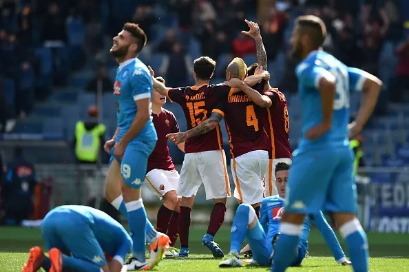 pjanic nainggolan esultano 3 roma napoli