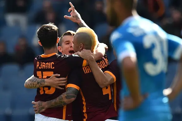 pjanic nainggolan esultano roma napoli