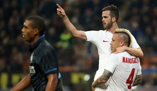 pjanic nainggolan esultanza inter roma