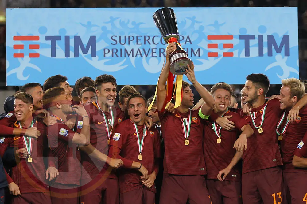 primavera festeggia supercoppa 2