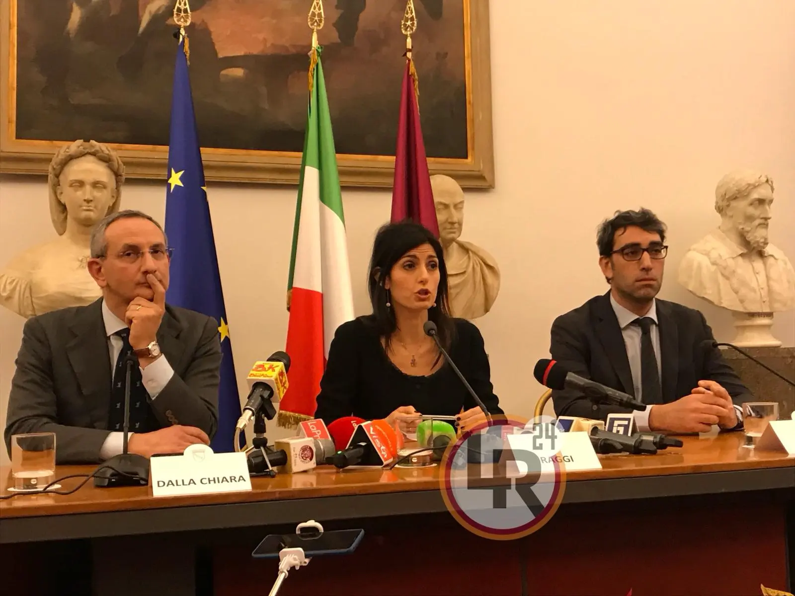raggi conferenza 1