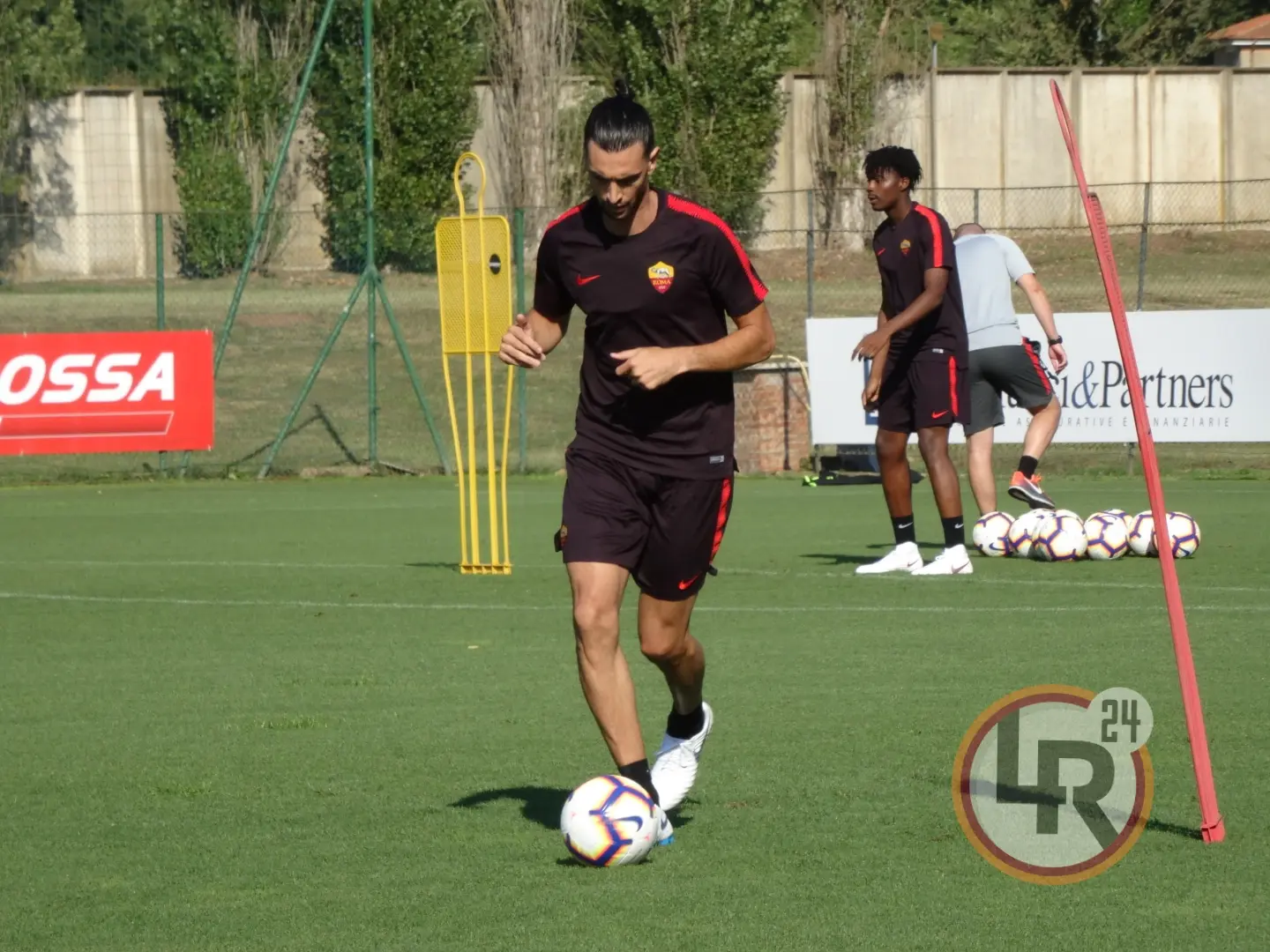 ritiro roma pastore con pallone 09072018