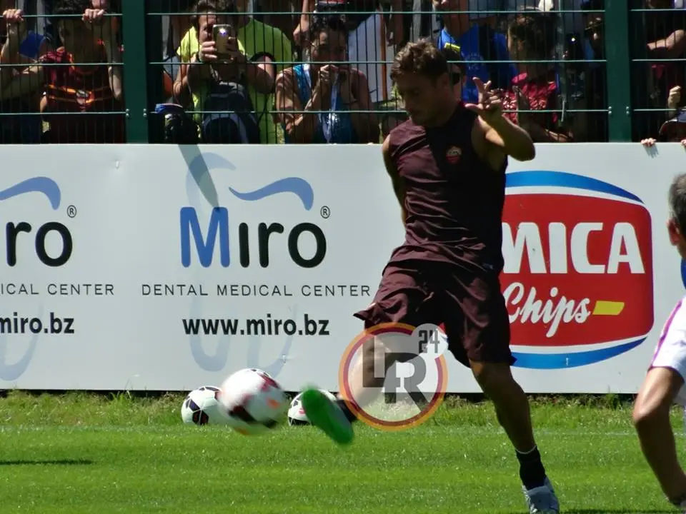 ritiro roma totti calcia 10715