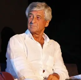 rivera20seduta20camicia20bianca