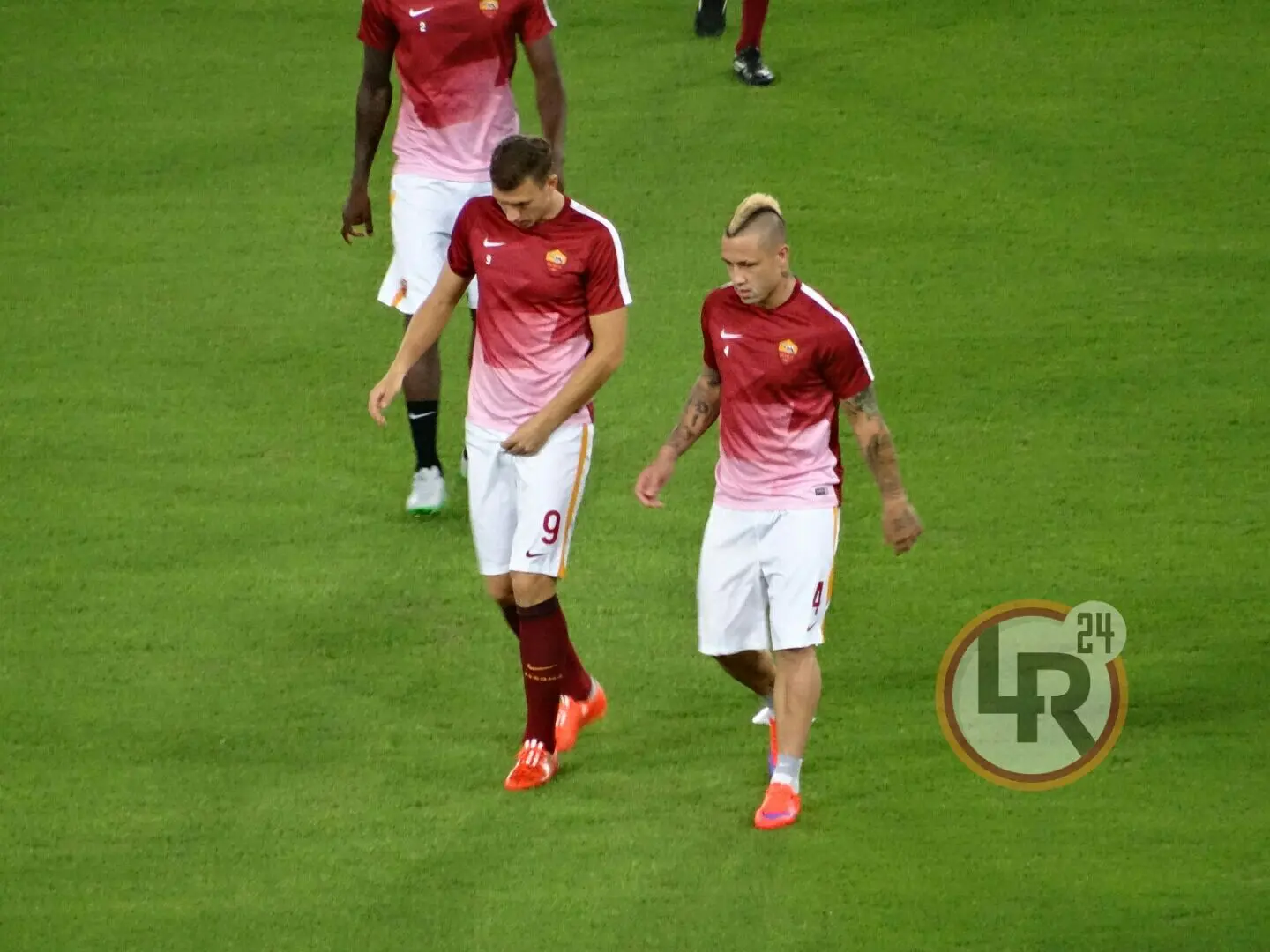 roma barcellona riscaldamento nainggolan