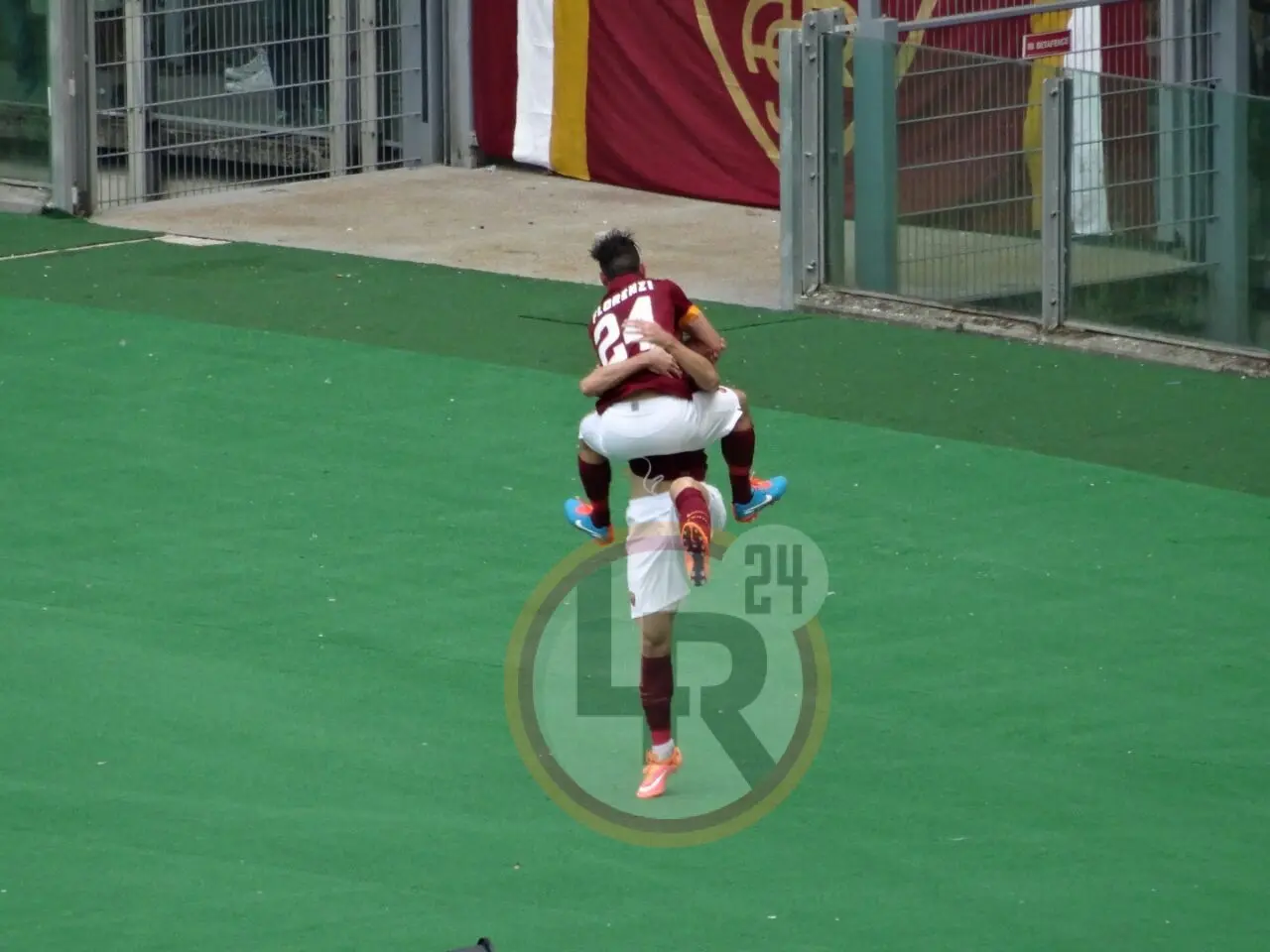 roma cagliari florenzi esulta 21092014