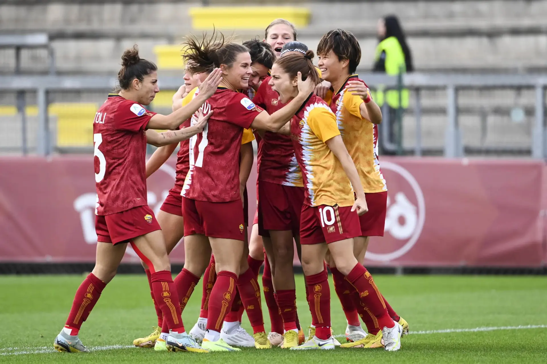 roma femminile juve gol esultanza