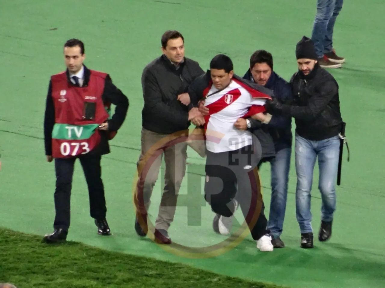 roma fiorentina invasione di campo 2 18032015