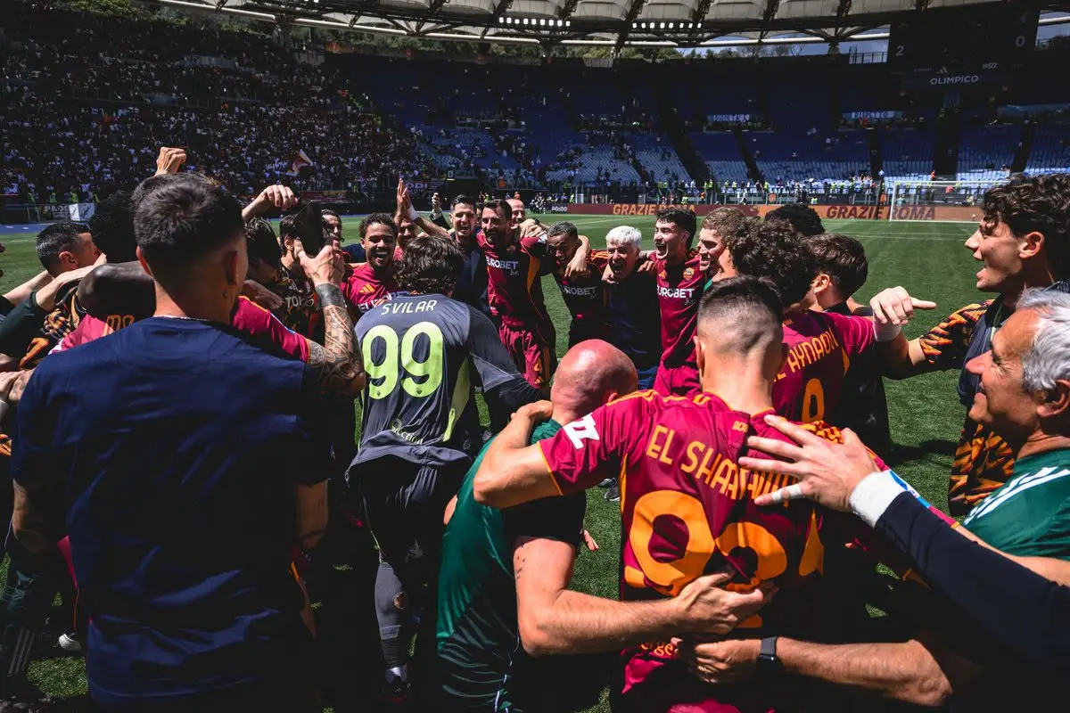 roma lazio esultanza squadra 4