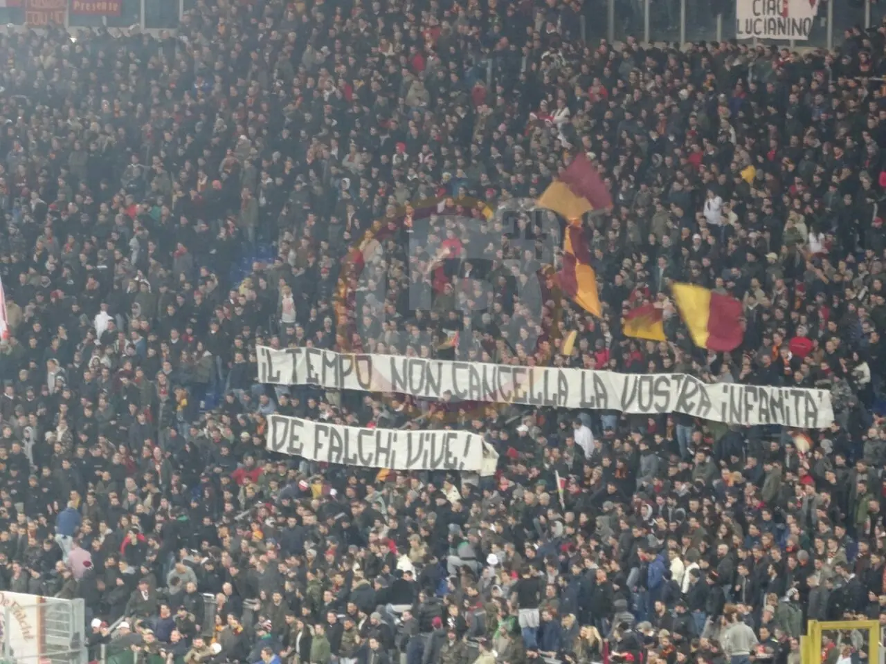 roma milan striscione de falchi 20122014