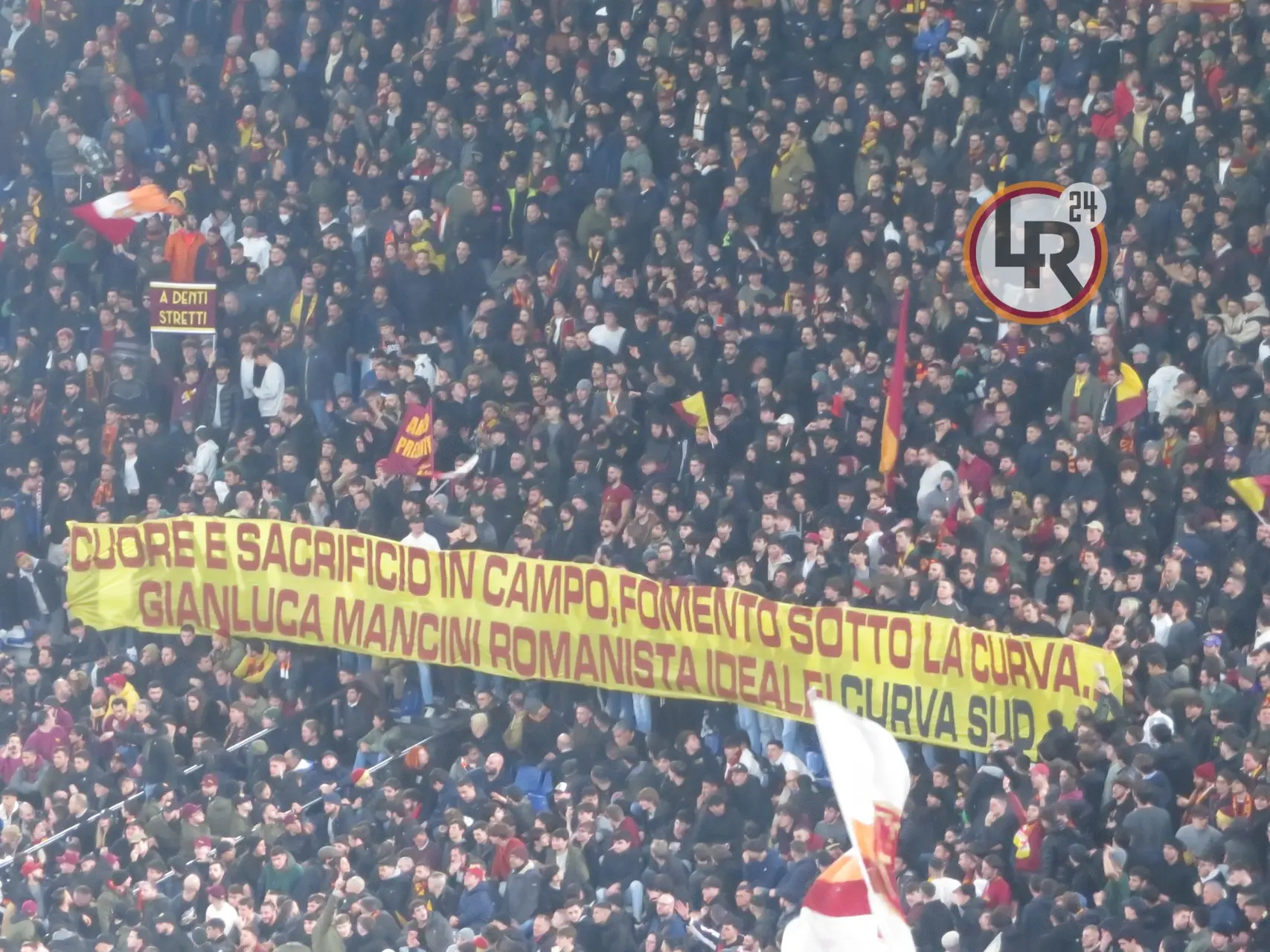roma napoli striscione curva sud mancini