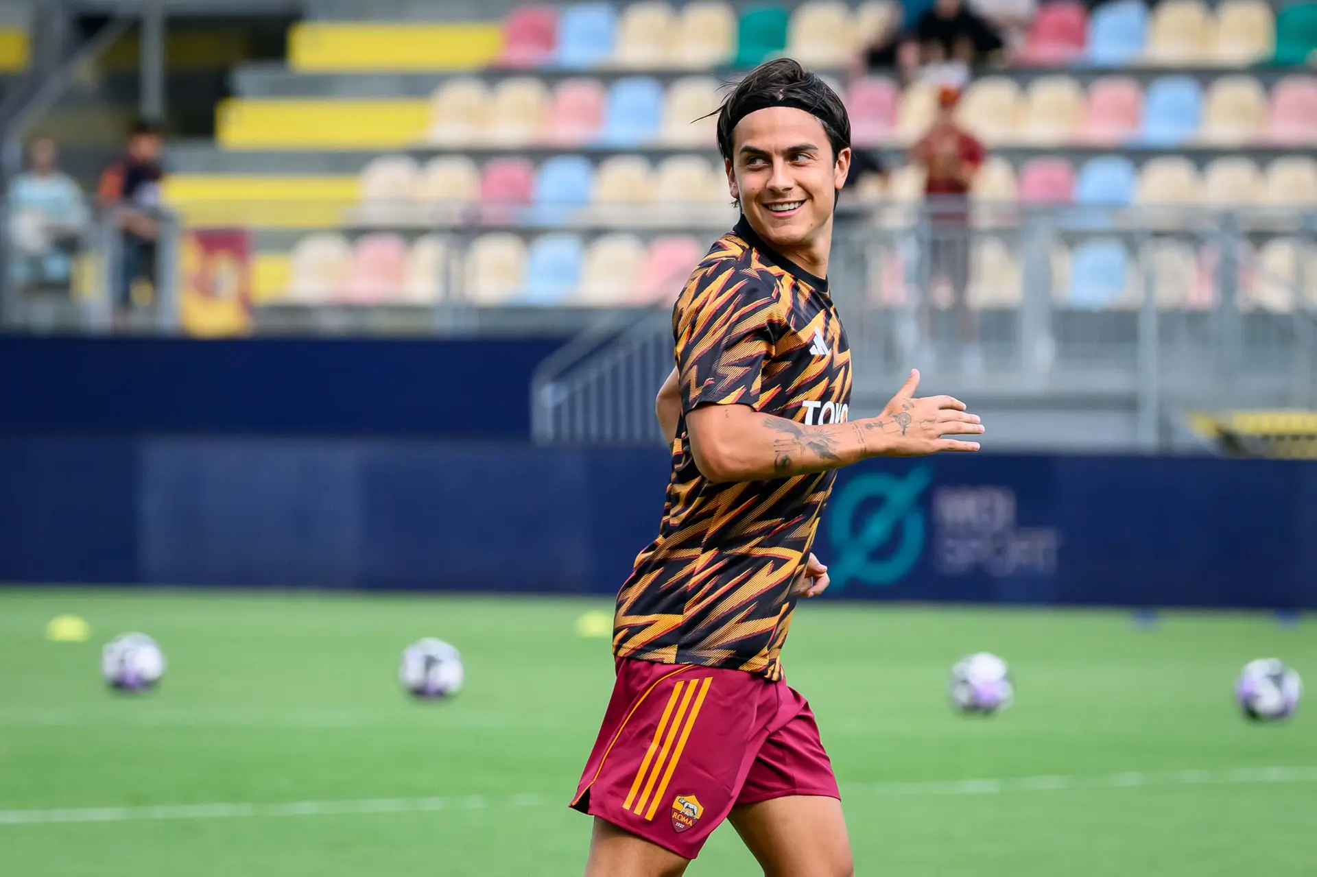 roma neom dybala riscaldamento 1