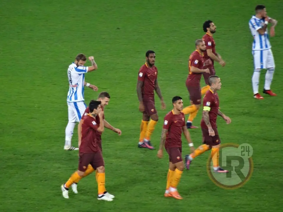 roma pescara esultanza squadra gol 3