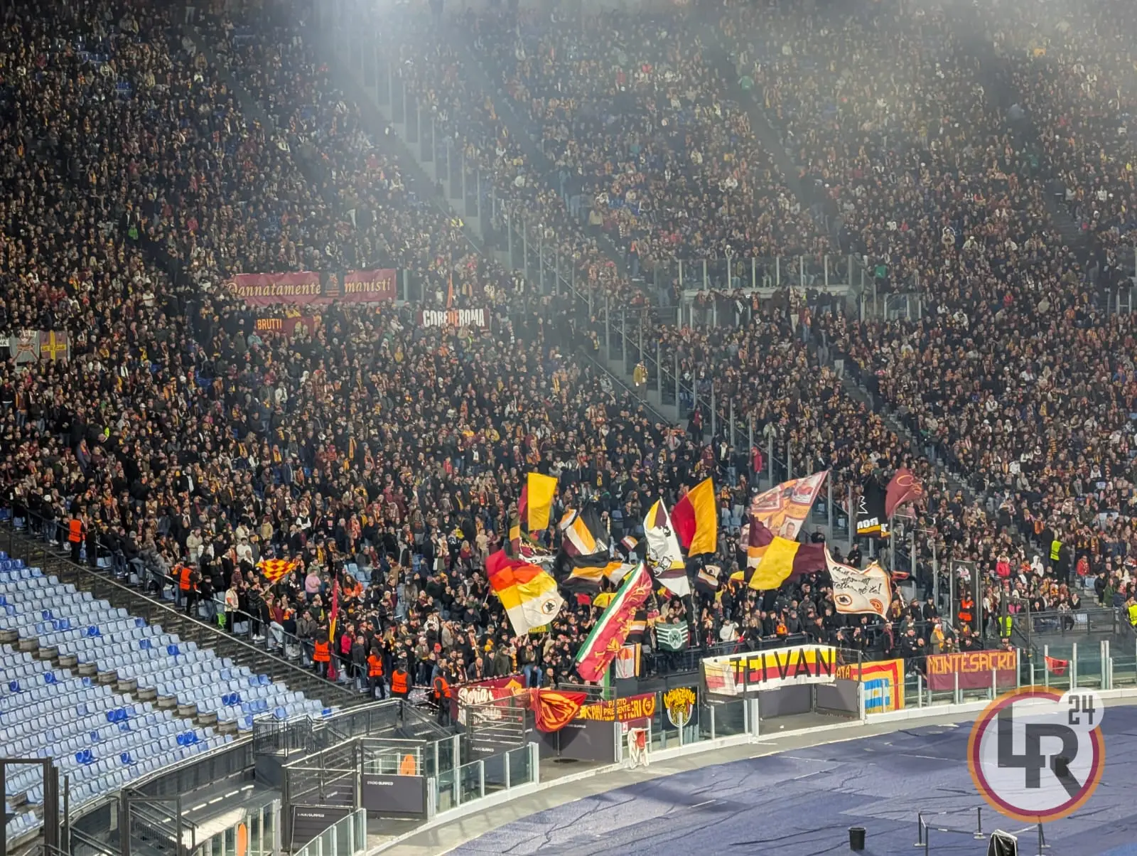 roma porto tifosi curva nord stadio olimpico
