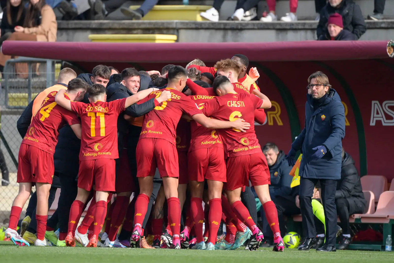 roma primavera abbraccio squadra