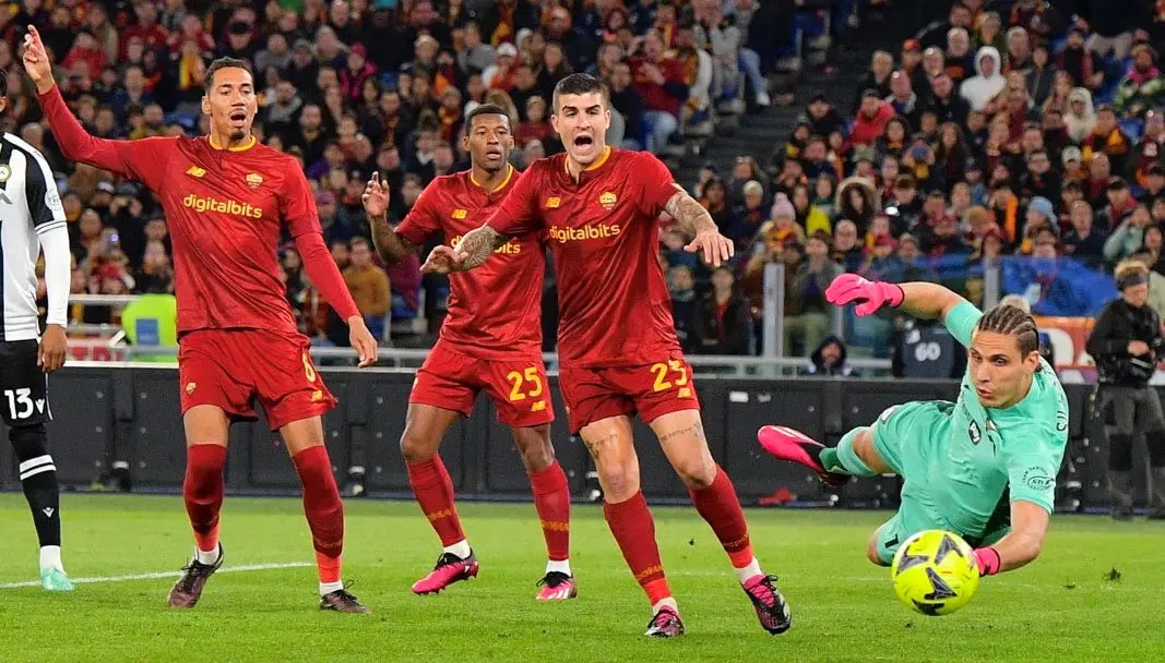 roma udinese mancini smalling wijnaldum
