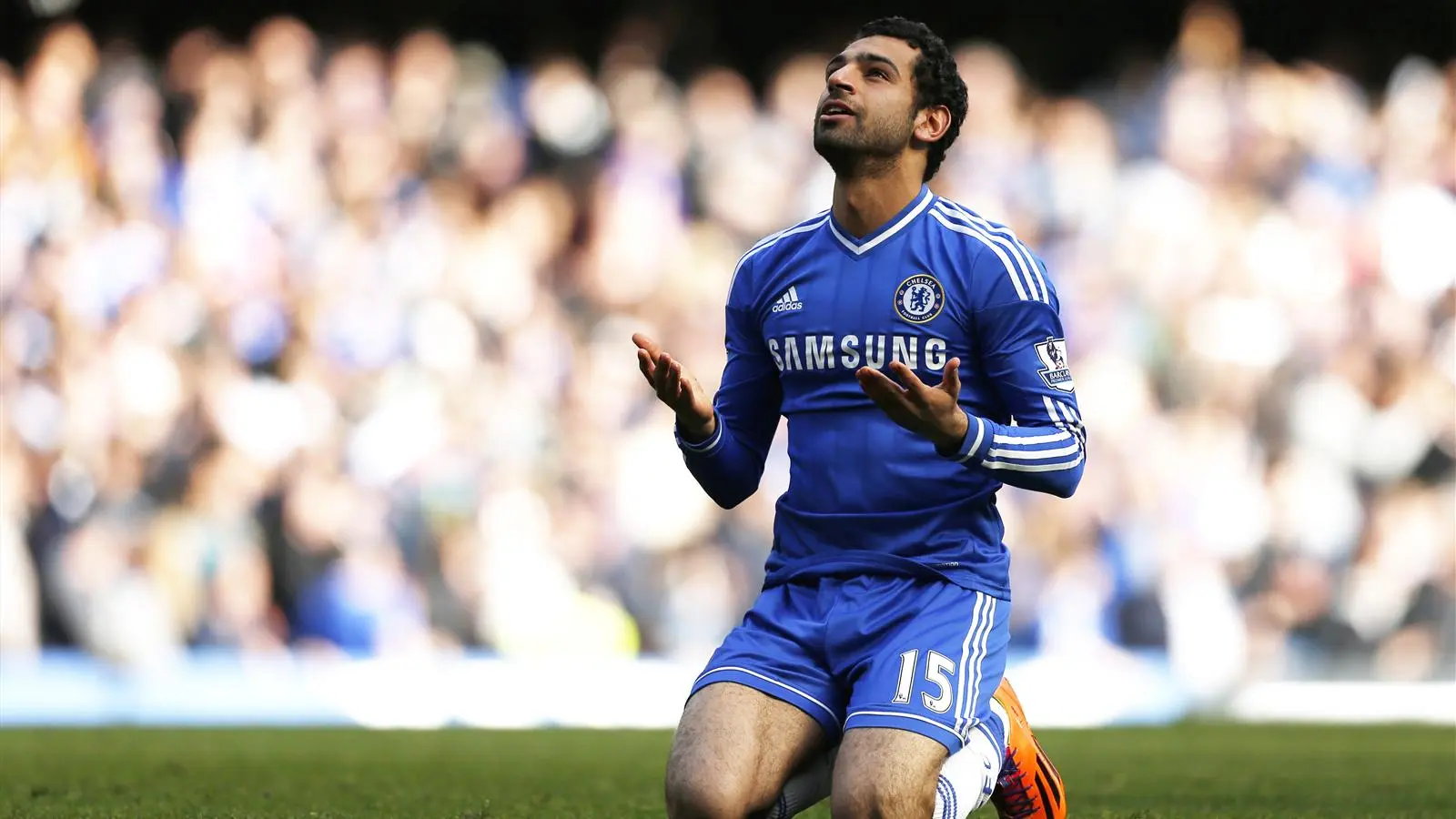 salah chelsea ginocchio