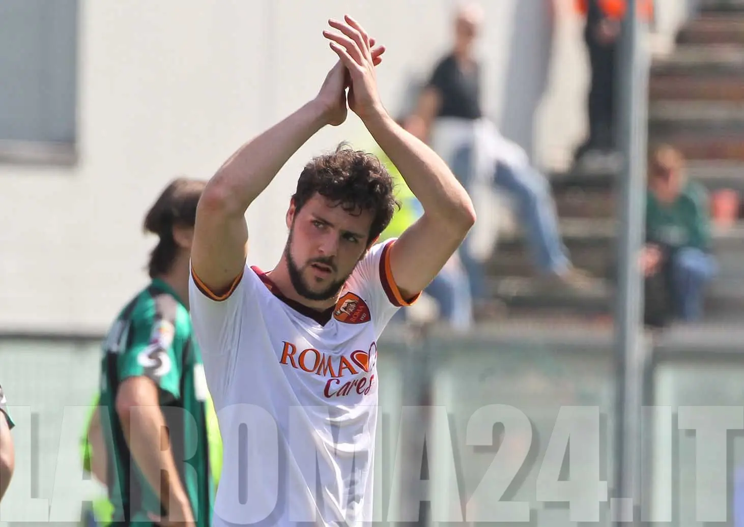 sassuolo roma destro applaude