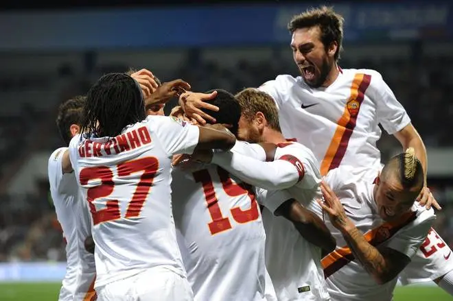sassuolo roma esultanza squadra 2