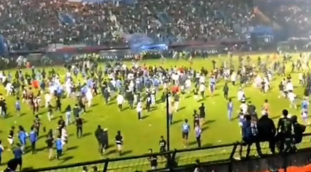 scontri indonesia stadio