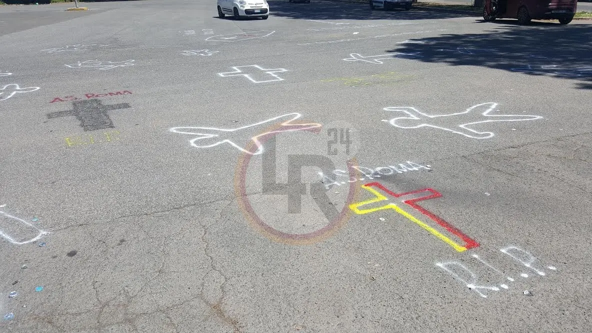 scritte laziali trigoria funerale roma