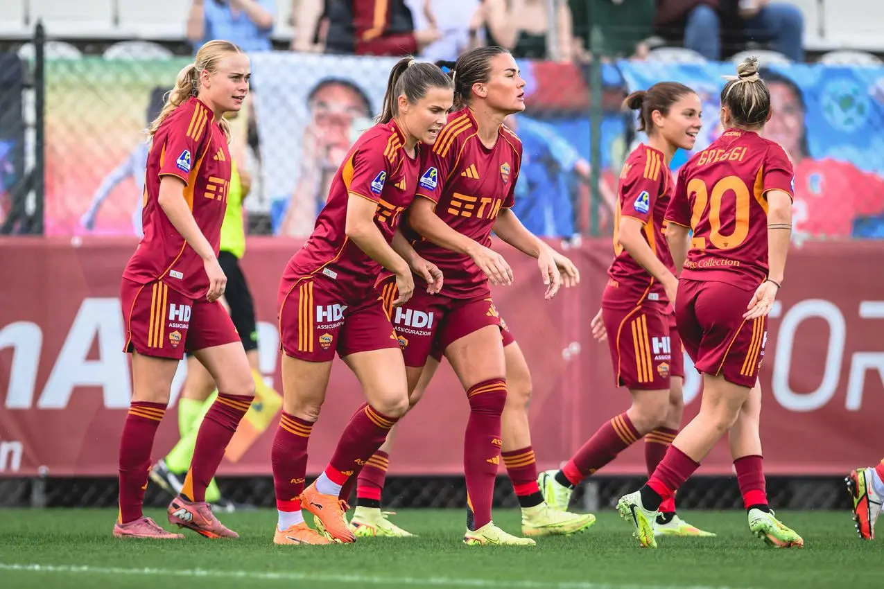 serie a femminile roma inter squadra esultanza