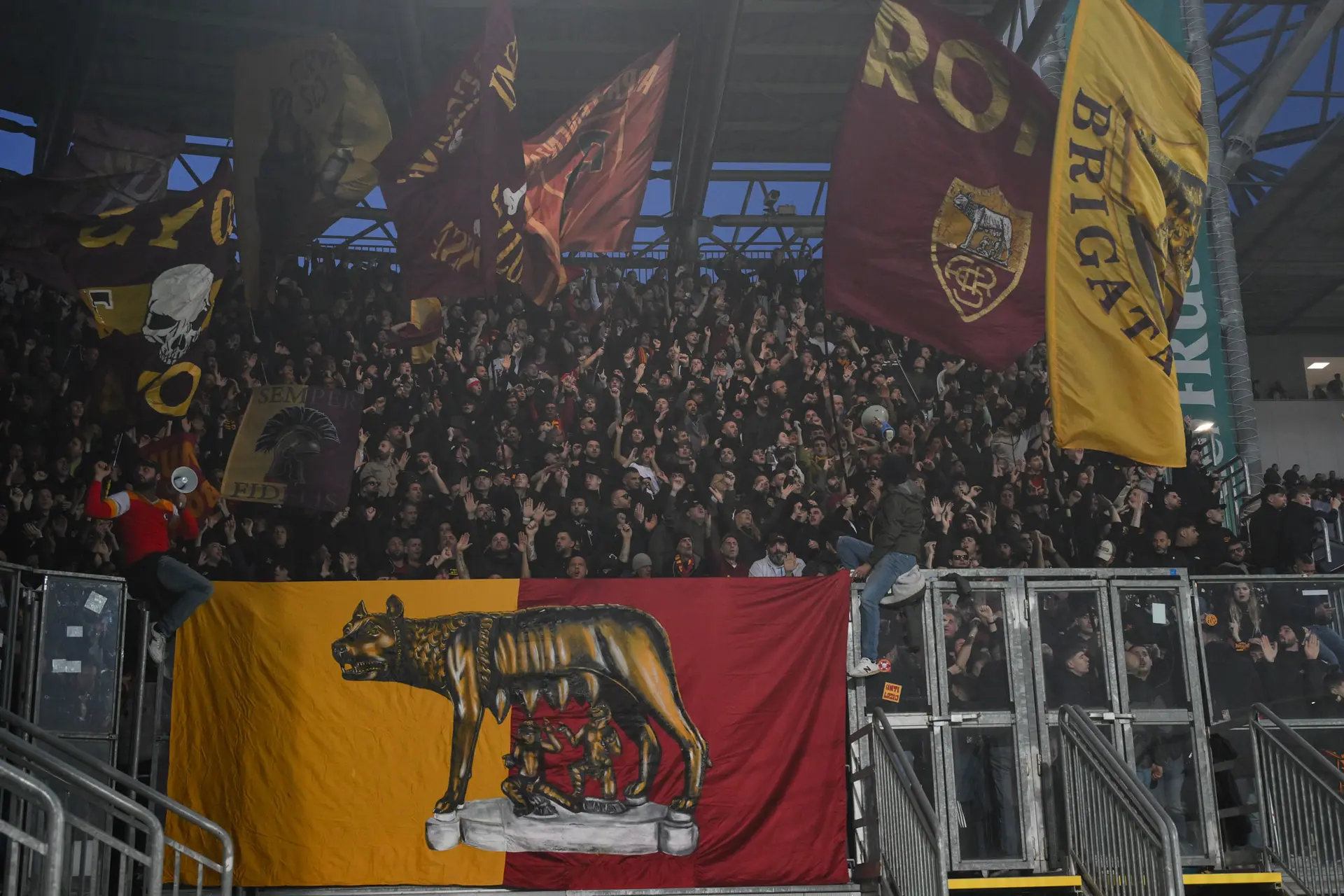 settore ospiti frosinone roma