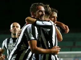 siena esulta gol 2012