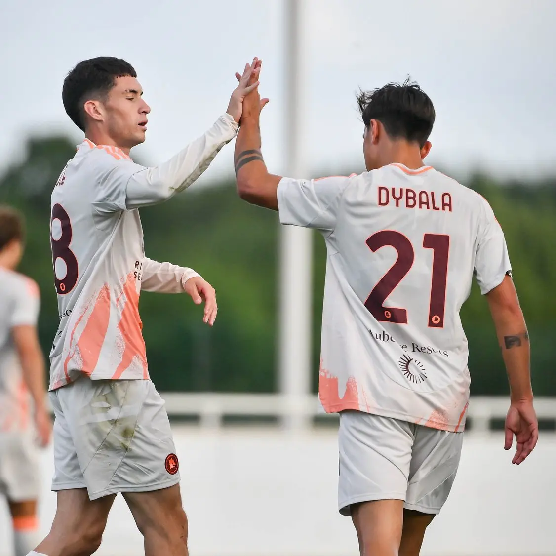 soul e dybala barnsley roma