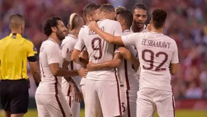 squadra abbraccia dzeko roma liverpool