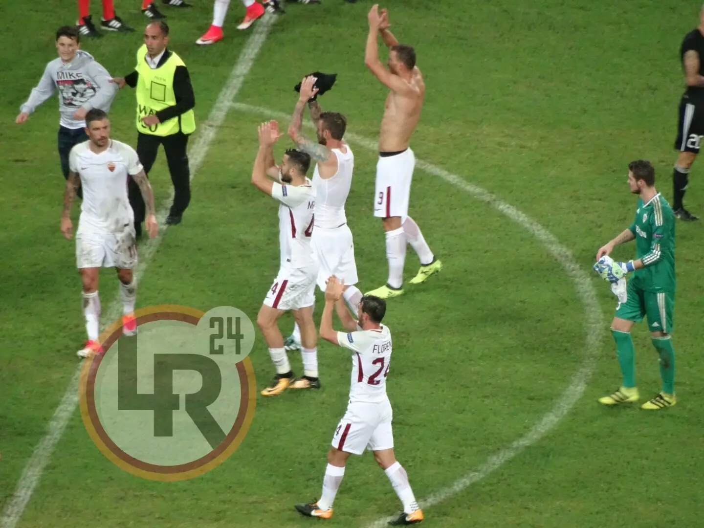squadra dopo fischio finale qarabag roma