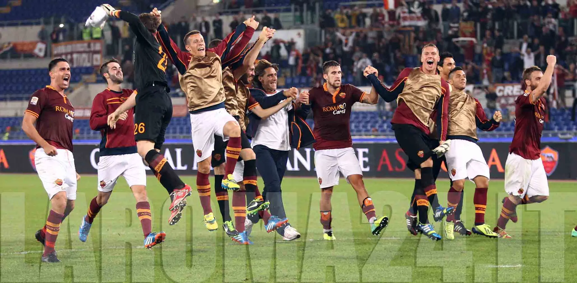 squadra esulta fine partita roma napoli 181013 mancini ottima