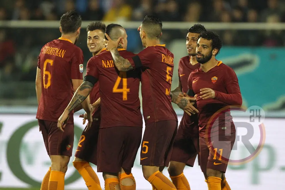 squadra esulta pescara roma lr24