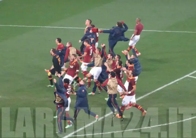 squadra esultanza sotto nord fine partita