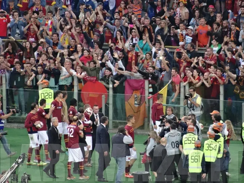 squadra sotto la curva sud roma juve 11514