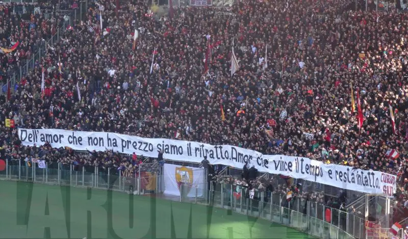 striscione amor che non ha prezzo derby 090214