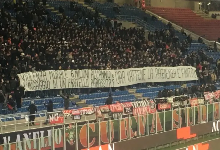 striscione curva donnarumma