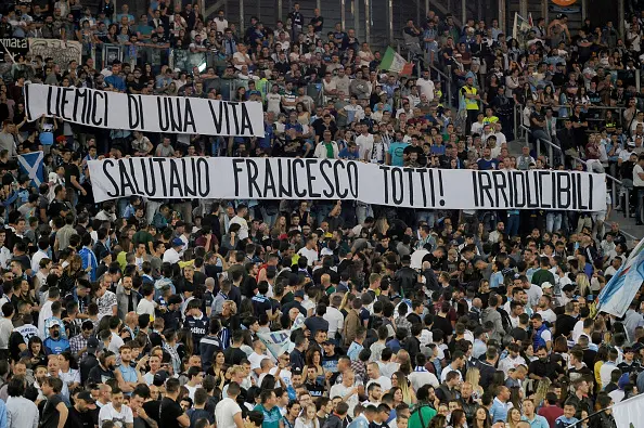 striscione irriducibili per totti