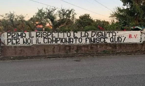 striscione prima il rispetto e la dignit 1