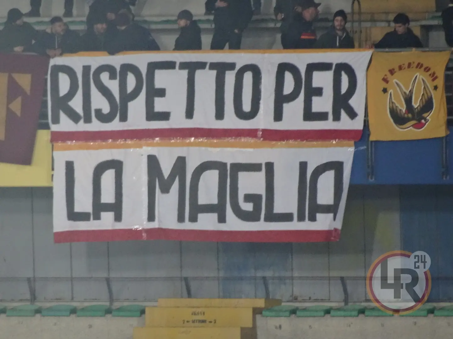 striscione rispetto maglia