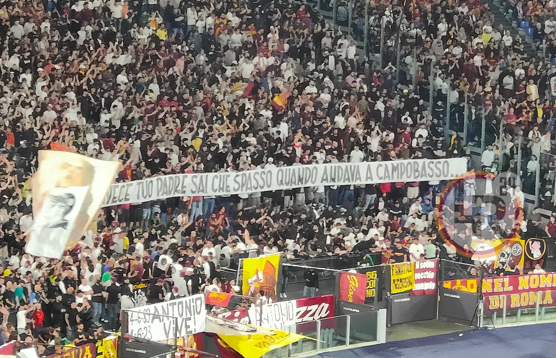 striscione roma spezia invece tuo padre a campobasso