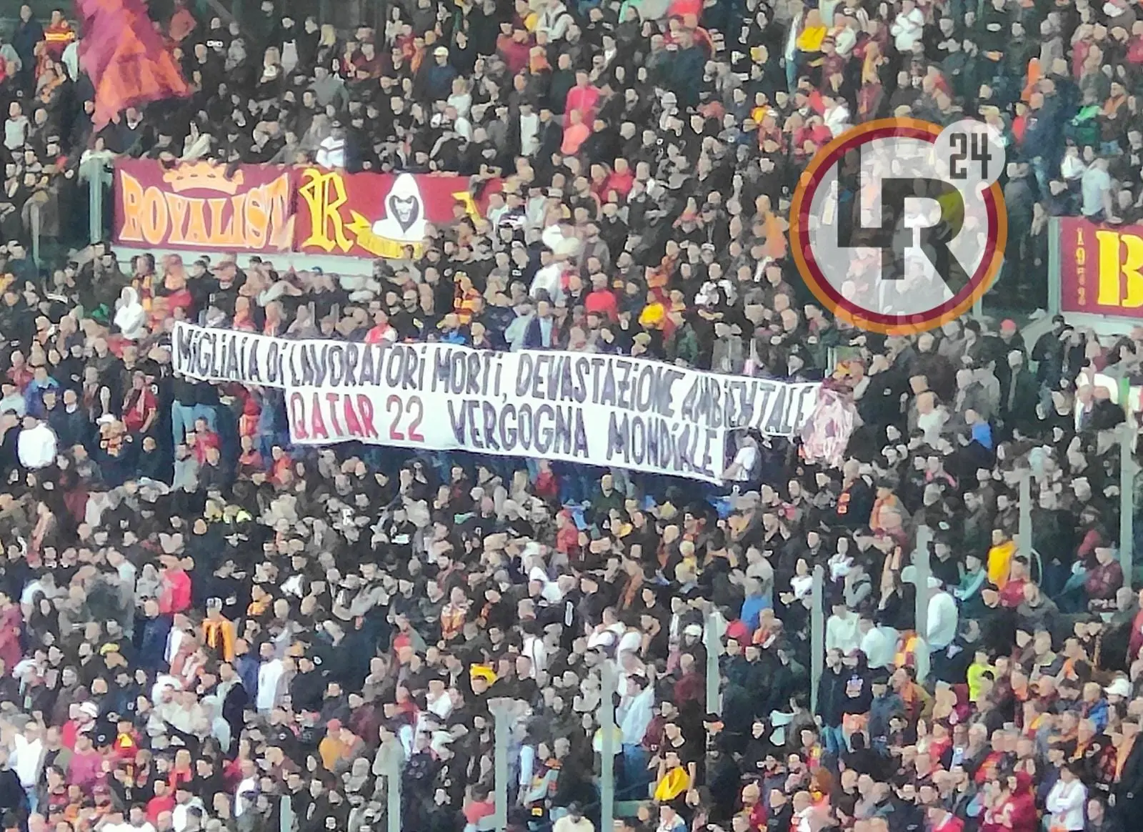 striscione roma torino qatar