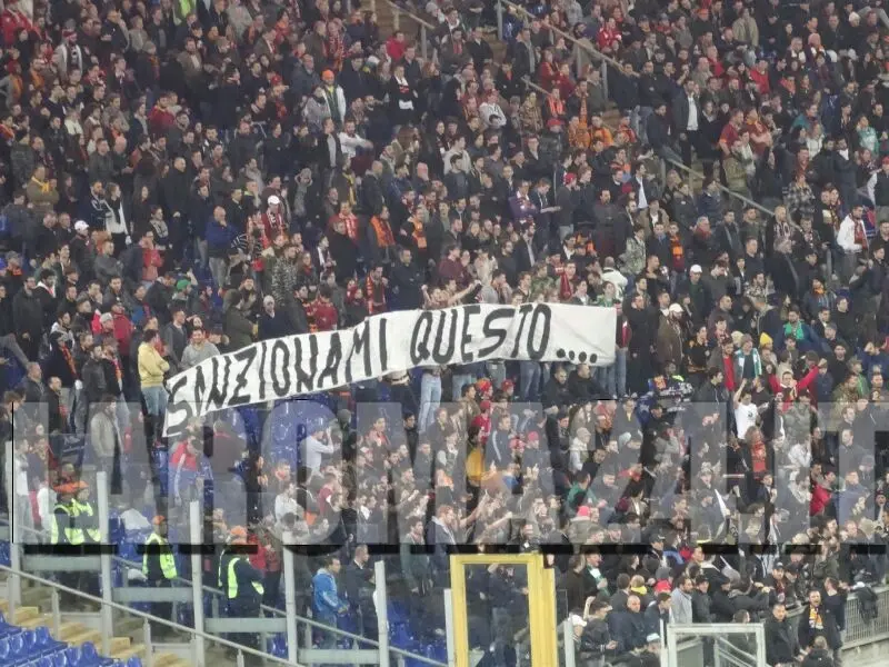 striscione sanzionami questo