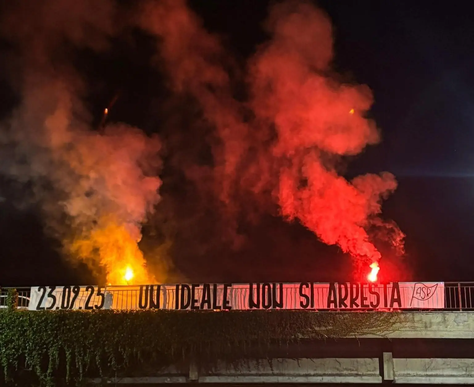 striscione tifosi nizza roma