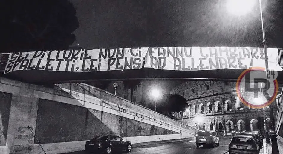 striscione tifosi rispondono a spalletti lr24