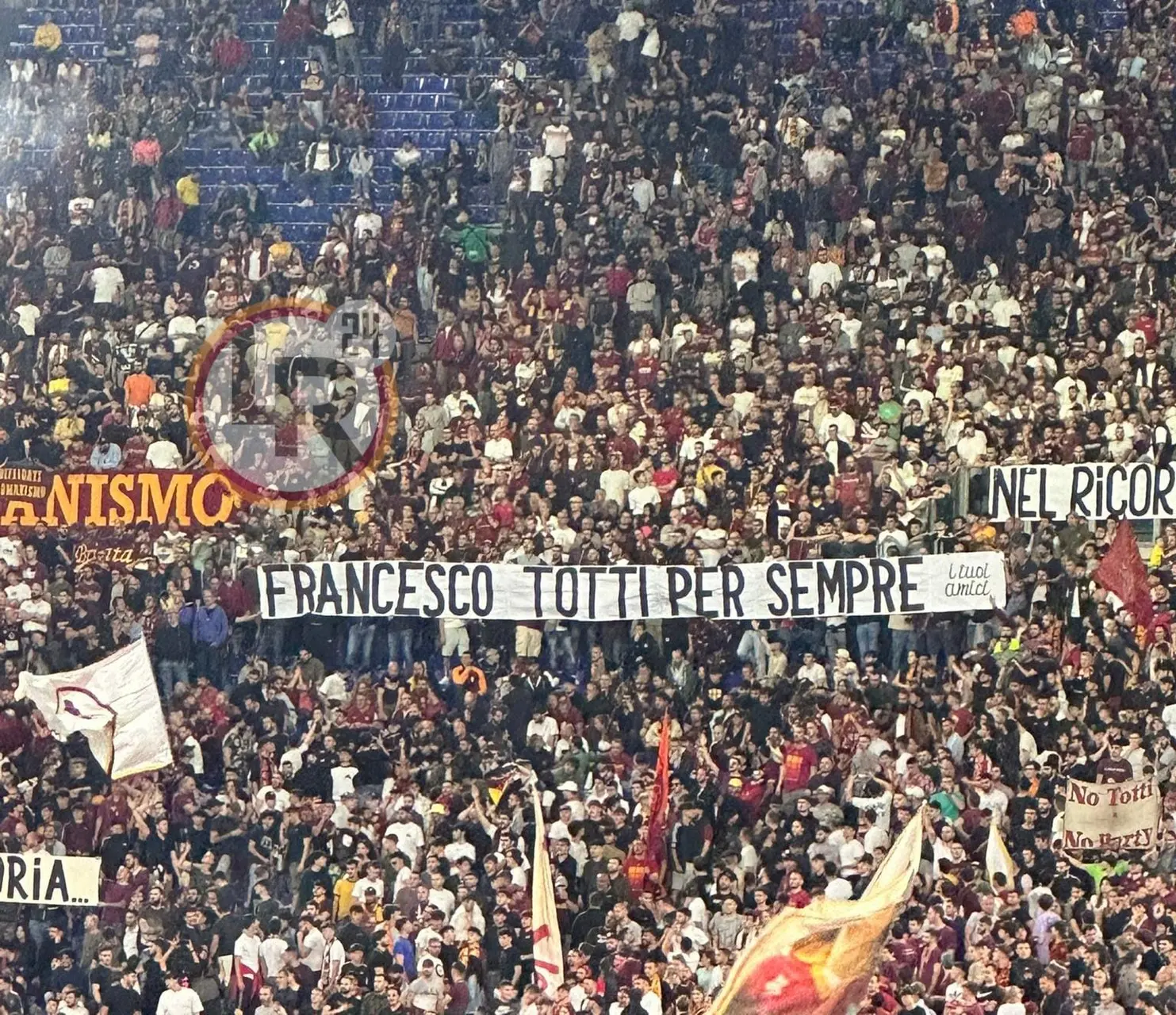 striscione totti per sempre