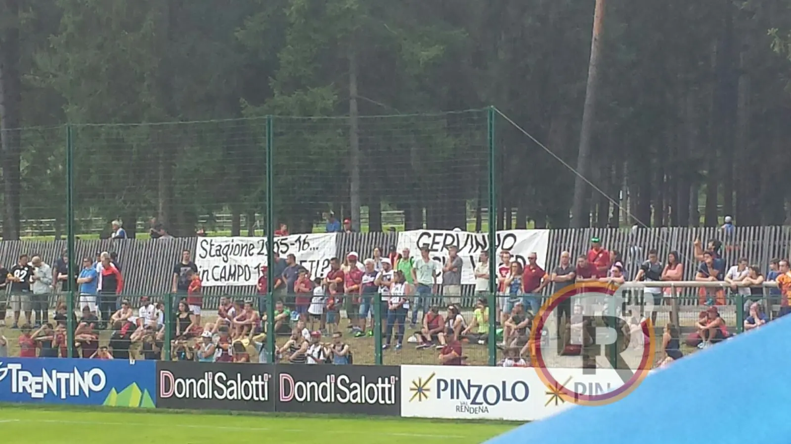 striscioni contro gerivnho pinzolo