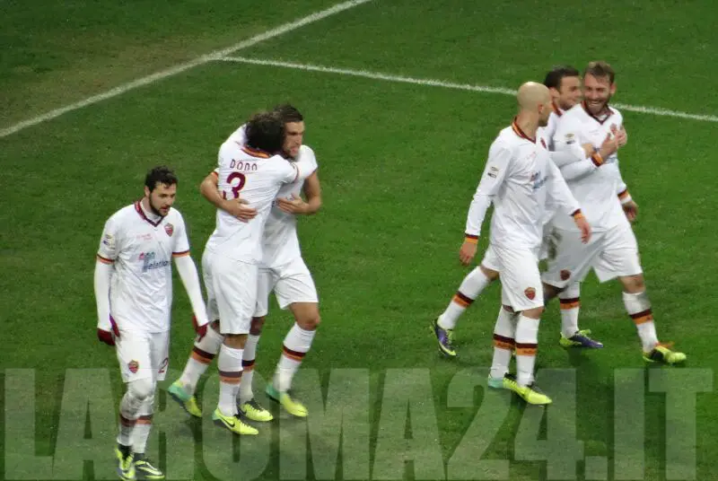 strootman abbracciato dodo ddr brad milan roma buona
