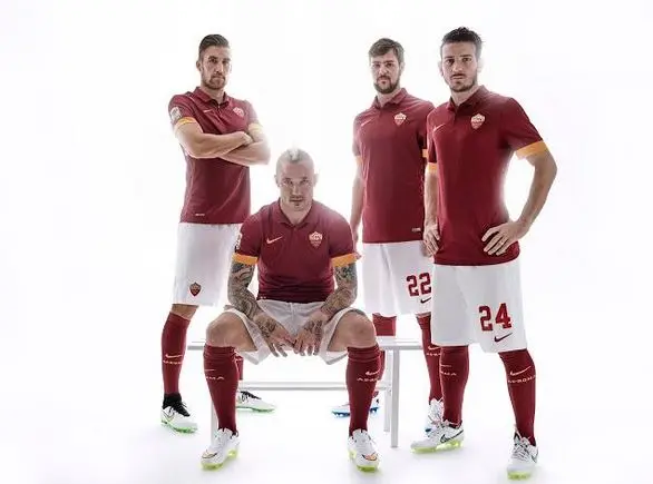 strootman destro nainggolan florenzi scarpini nike shine through
