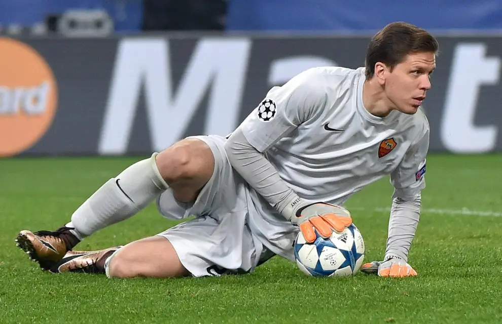 szczesny palla in mano roma bate